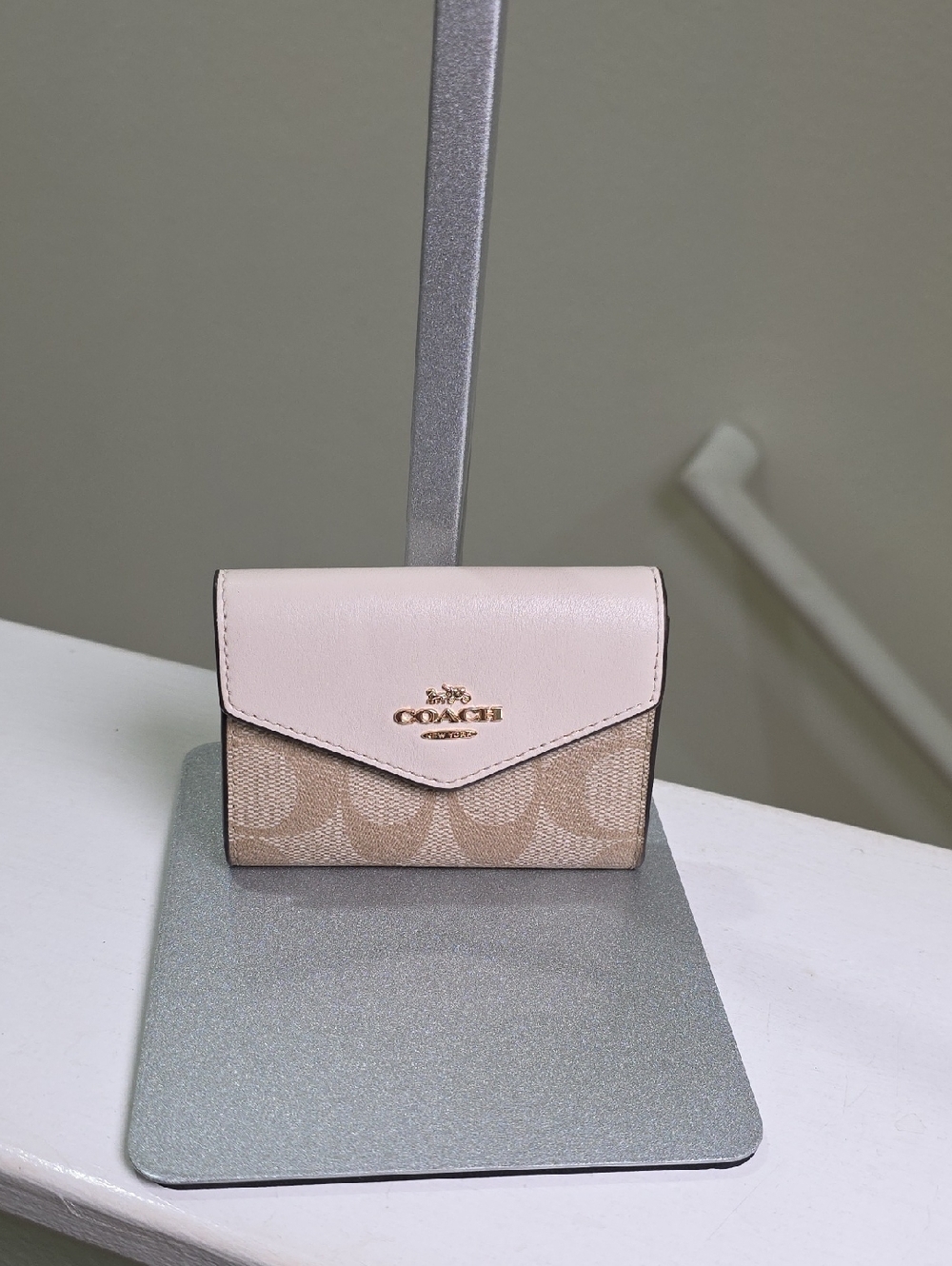 Coach CH202 Flap Card Case In Signature Canvas LIght Khaki/Chalk EUC